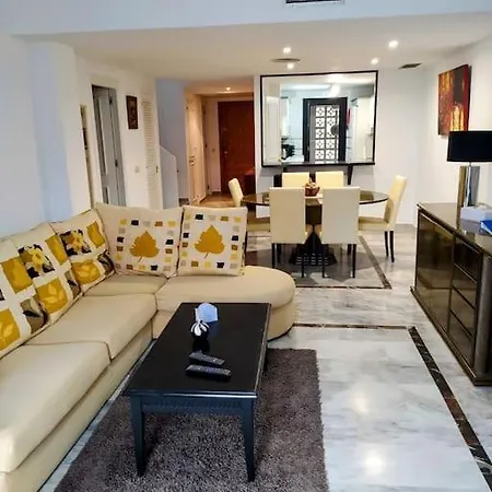 Monte Duquesa - 4 Bedroom Apt, 3 Bathrooms Close To Port And Beach, Communal Pool Apartment *