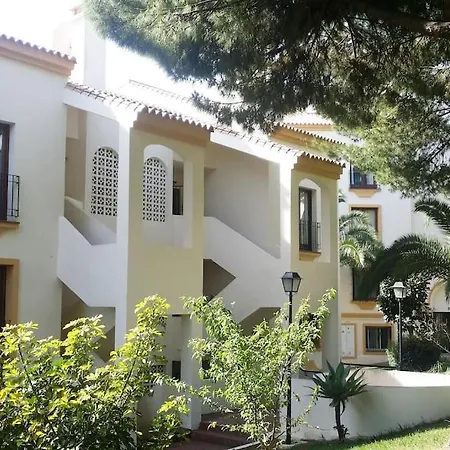 Apartment Monte Duquesa - 4 Bedroom Apt, 3 Bathrooms Close To Port And Beach, Communal Pool *
