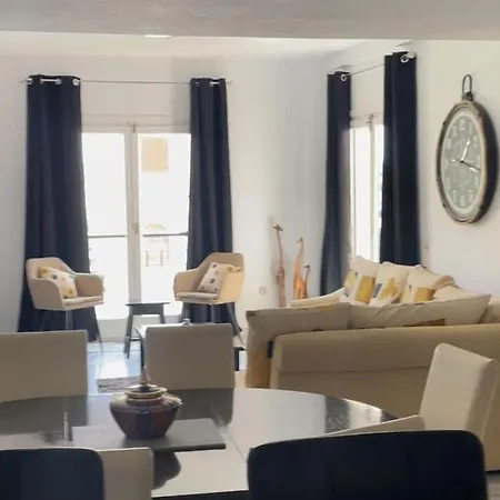 Apartment Monte Duquesa - 4 Bedroom Apt, 3 Bathrooms Close To Port And Beach, Communal Pool