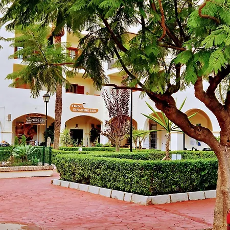 Monte Duquesa - 4 Bedroom Apt, 3 Bathrooms Close To Port And Beach, Communal Pool *