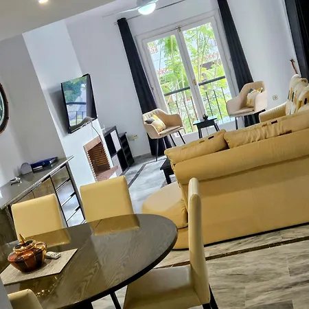 Monte Duquesa - 4 Bedroom Apt, 3 Bathrooms Close To Port And Beach, Communal Pool *